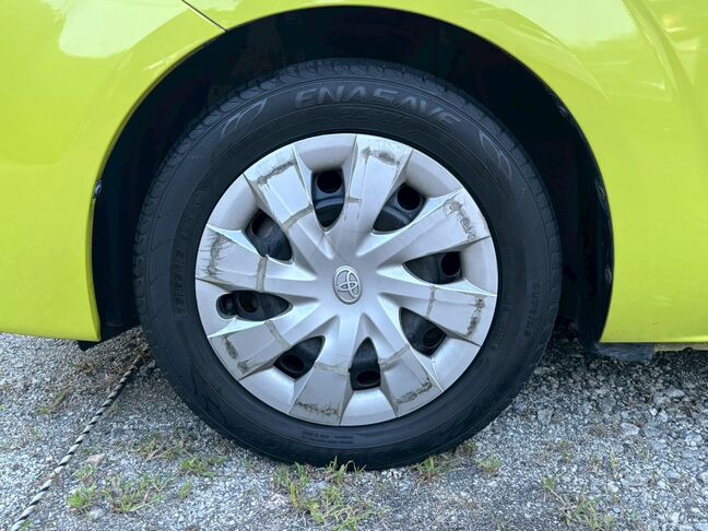 足元までしっかりと点検・整備済みです。 タイヤの状態も良好で、安全なドライブをサポートします。【スペイド】